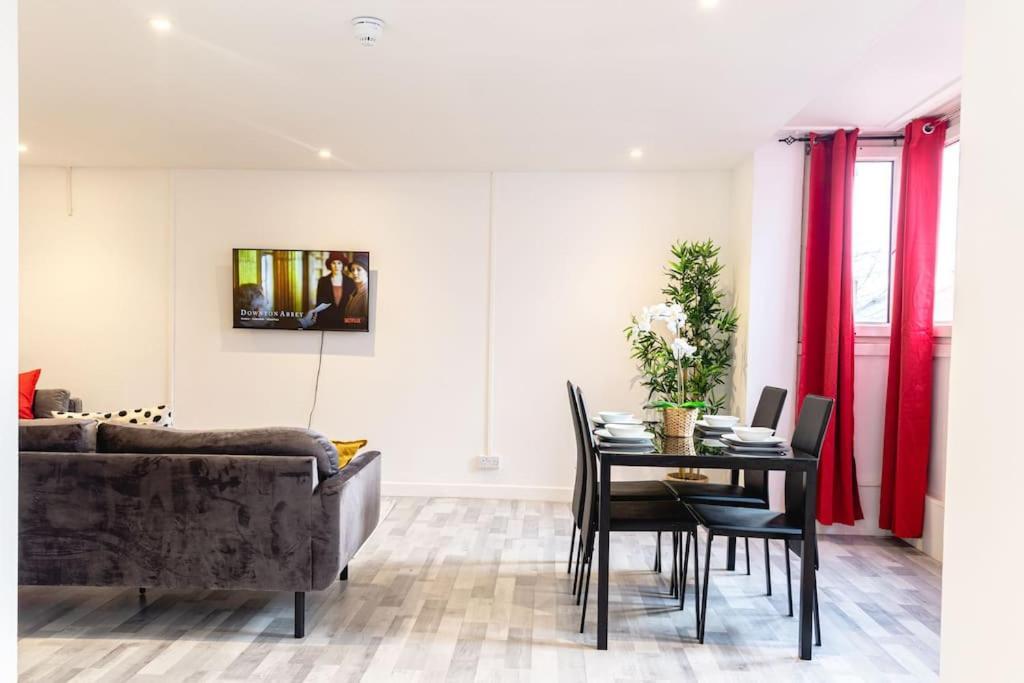 2 Bed With Free Parking Apartment Лондон Екстериор снимка