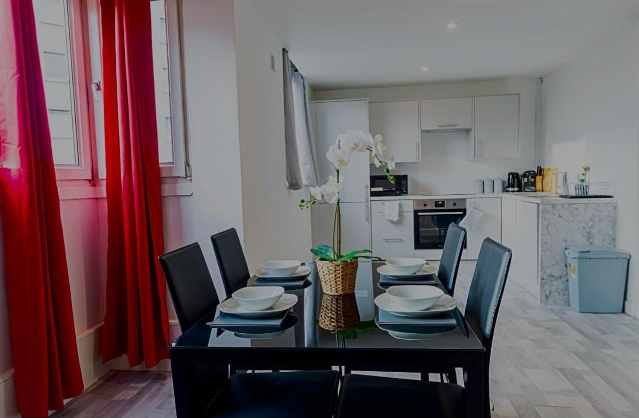 2 Bed With Free Parking Apartment Лондон Екстериор снимка